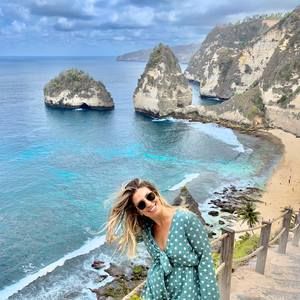 Meet your Posher, Thais